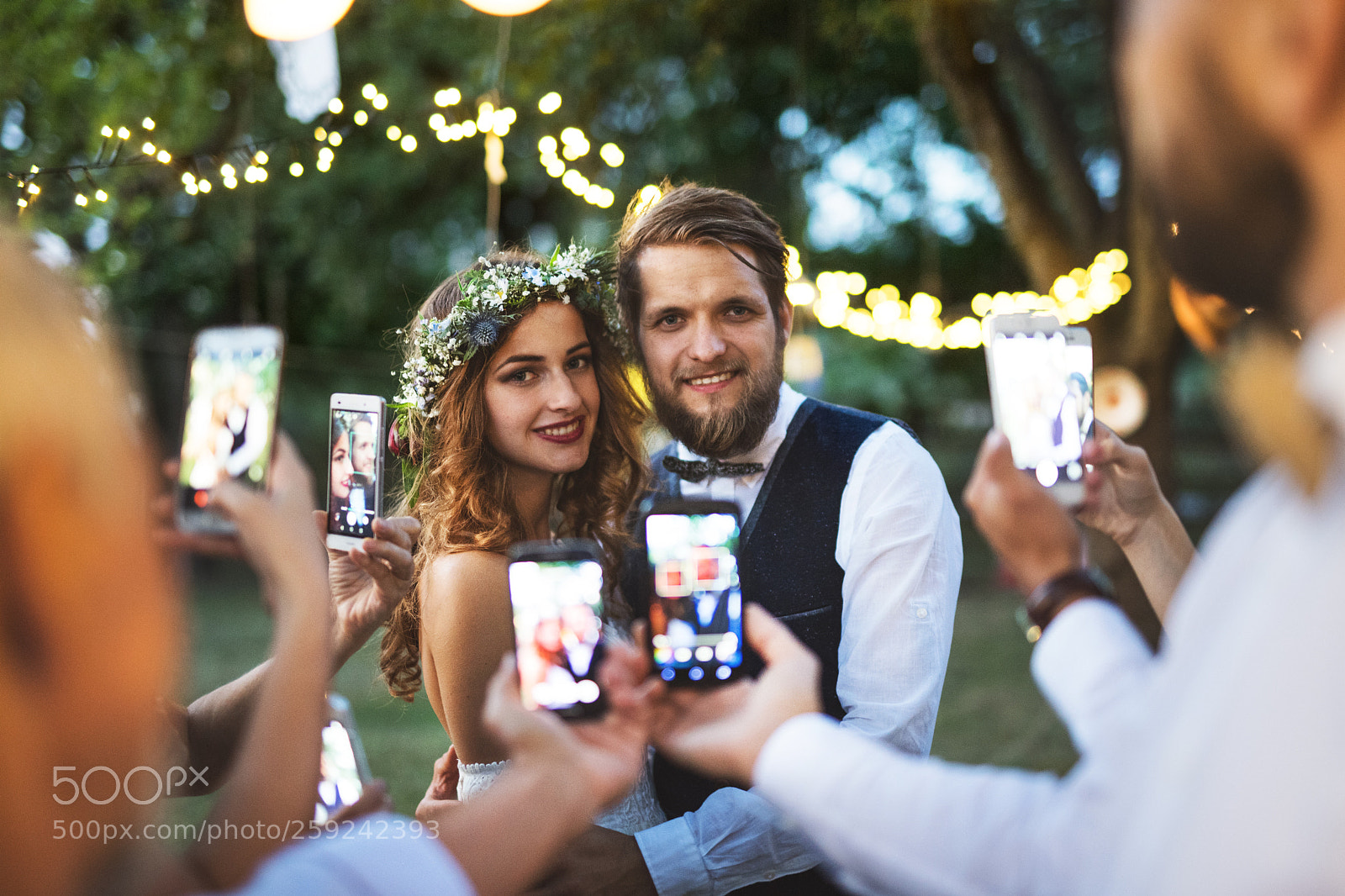 Nikon D5 sample photo. Guests with smartphones taking photography