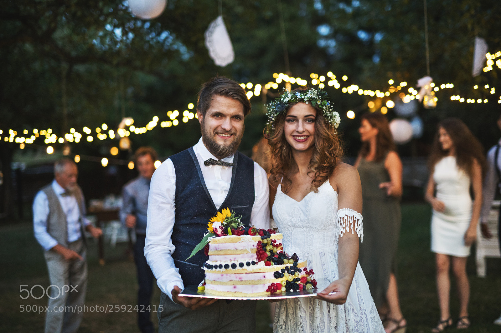 Nikon D5 sample photo. Bride and groom holding photography