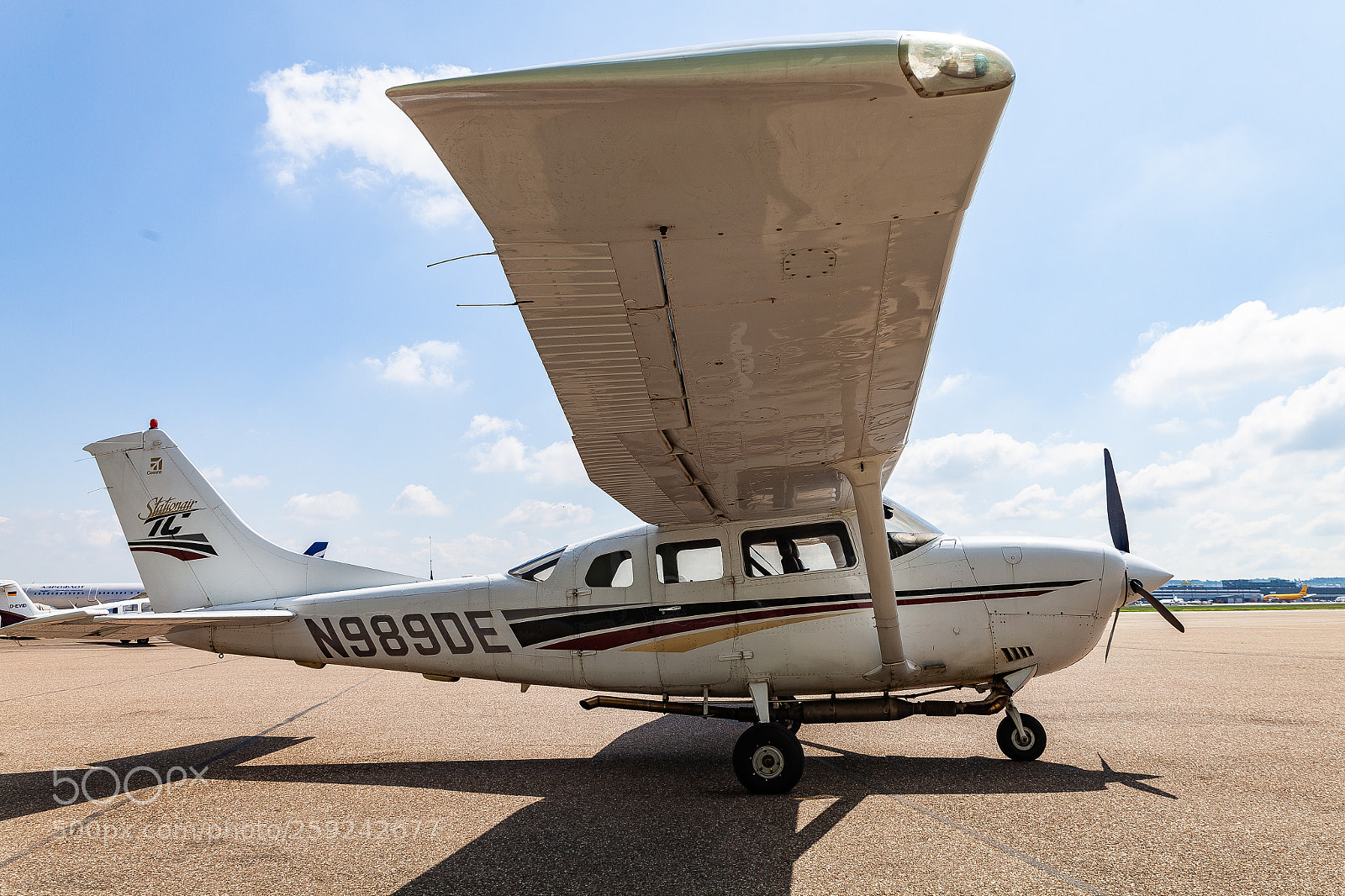 Canon EOS 5D Mark II sample photo. Cessna 206 : stuttgart : edds: germany photography