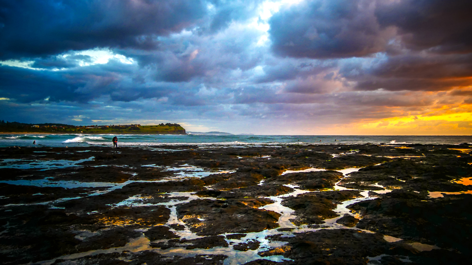 Panasonic Lumix DMC-GX85 (Lumix DMC-GX80 / Lumix DMC-GX7 Mark II) sample photo. Stormy sunrise photography