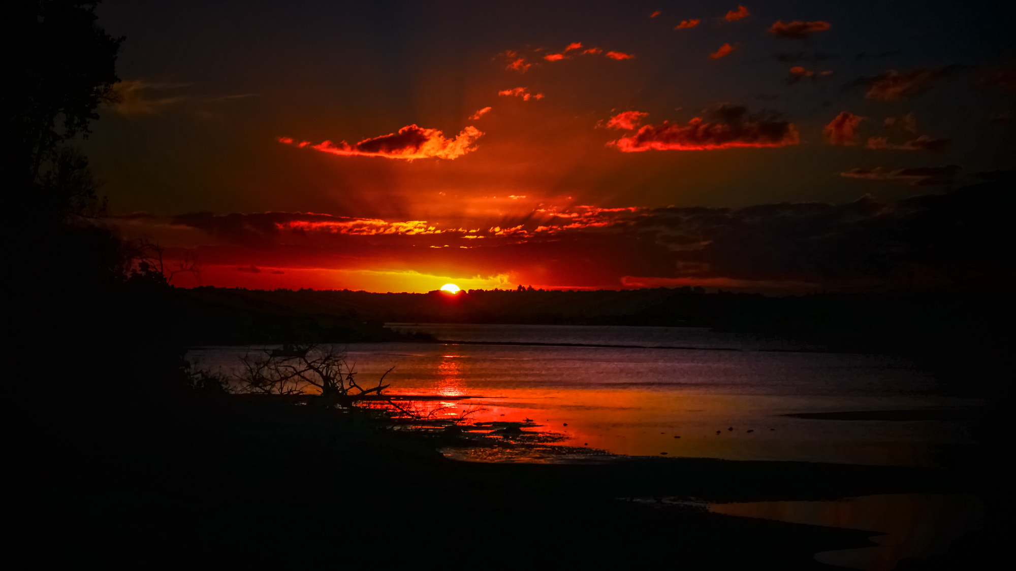 Panasonic Lumix DMC-GX85 (Lumix DMC-GX80 / Lumix DMC-GX7 Mark II) sample photo. Richmond river sunset photography