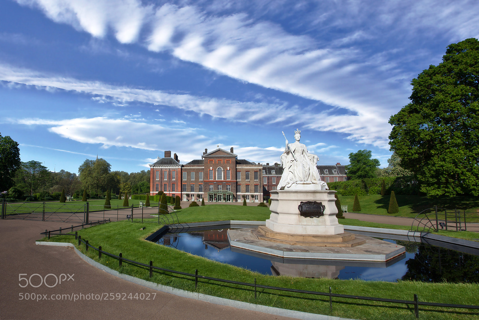 Canon EOS 5D Mark II sample photo. London - kensington palace photography