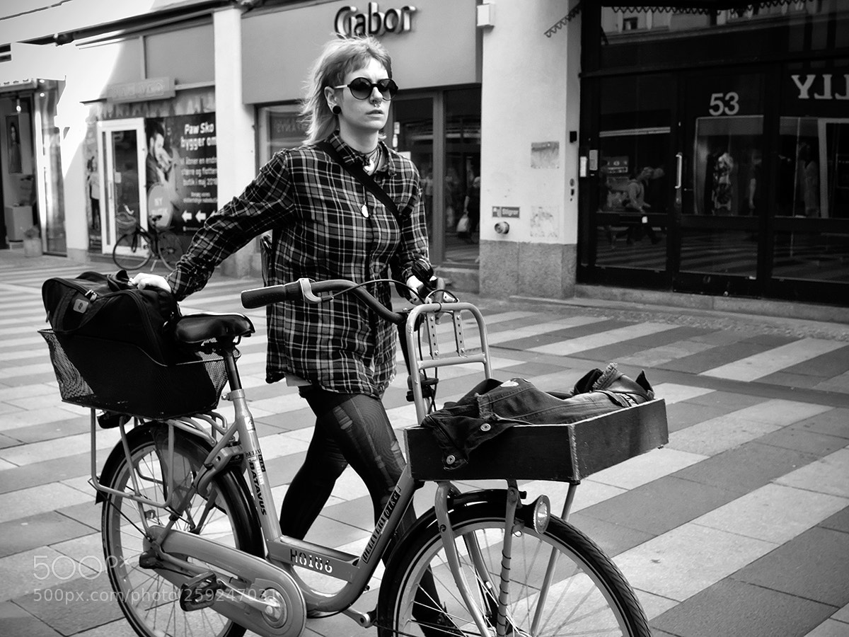 Fujifilm X-Pro2 sample photo. Bike pushing 10 photography