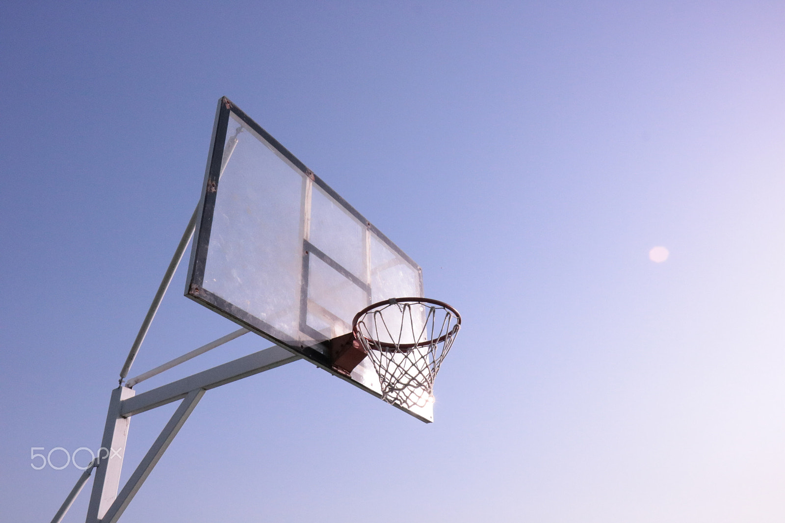 Canon EF-S 17-55mm F2.8 IS USM sample photo. The basketball rim photography