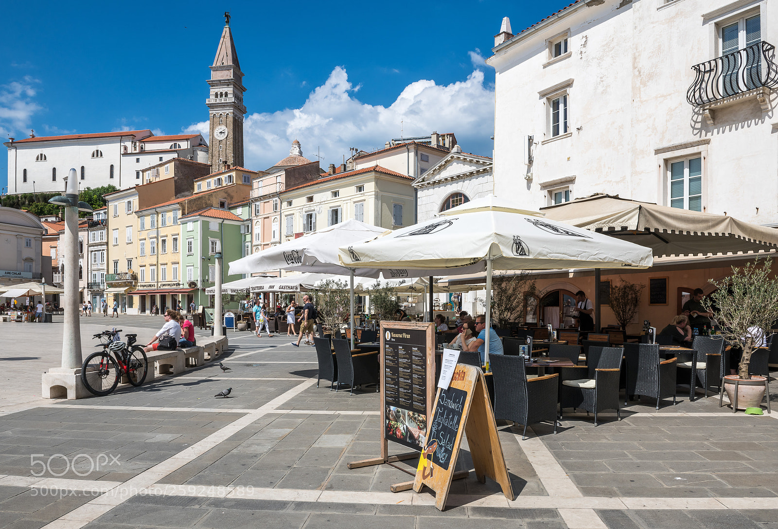 Nikon D850 sample photo. Cosiness on the piazza photography