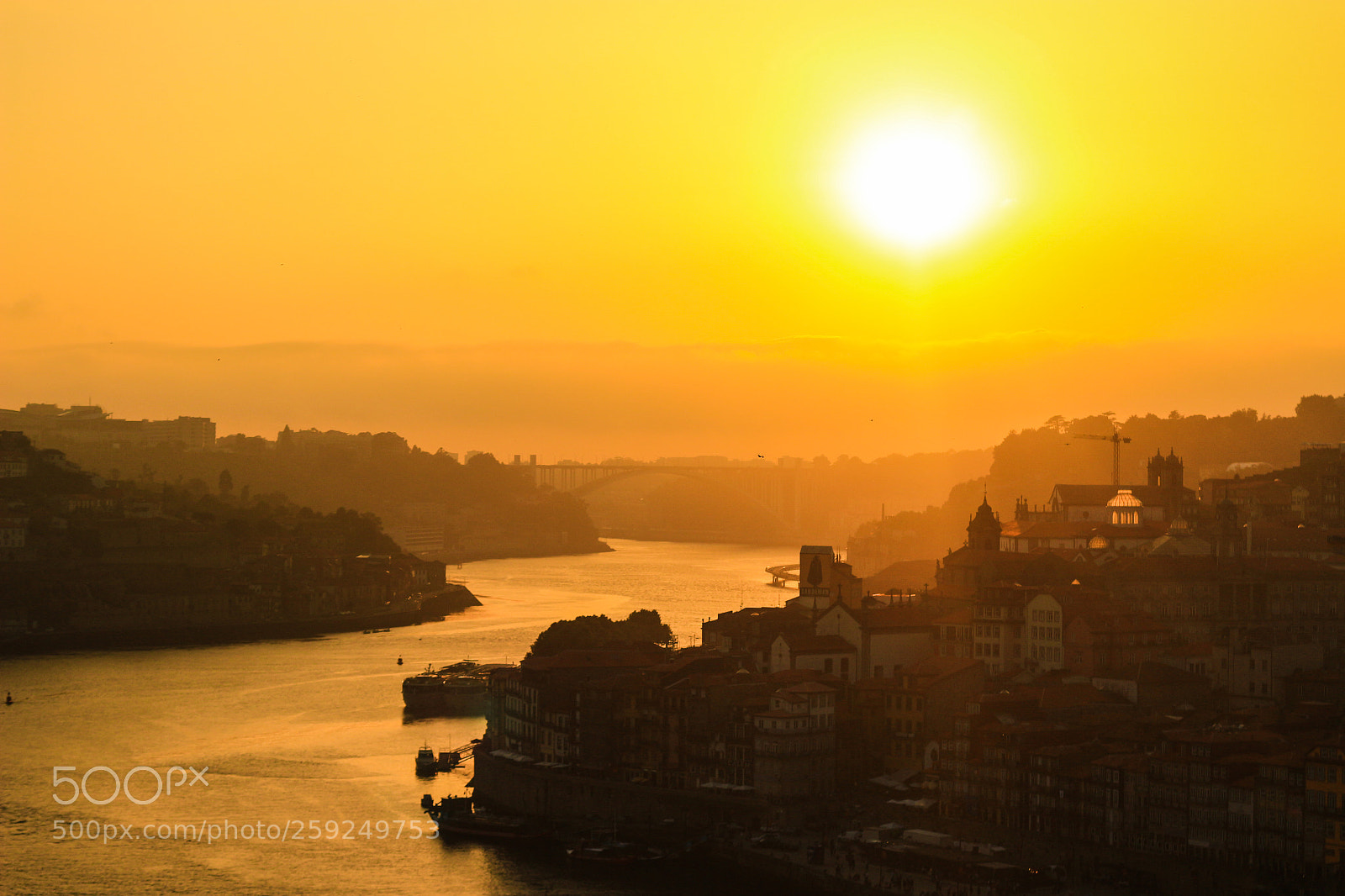 Canon EOS 100D (EOS Rebel SL1 / EOS Kiss X7) sample photo. Porto sunset photography