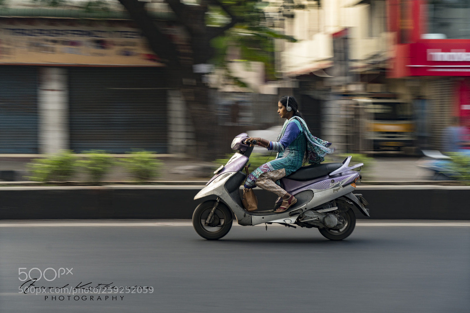 Sony a7R II sample photo. Panning photography