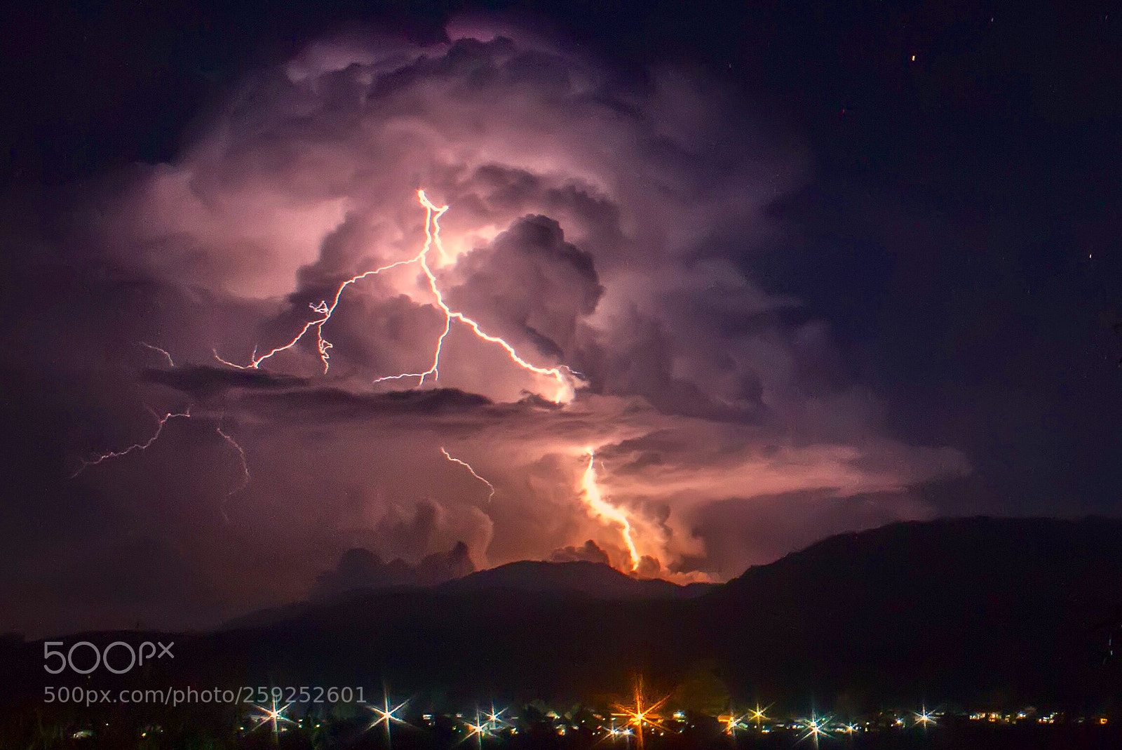 Canon EOS 600D (Rebel EOS T3i / EOS Kiss X5) sample photo. Lightning strikes photography
