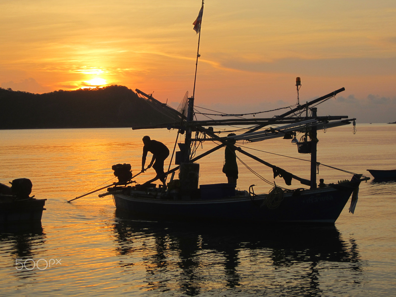 Canon PowerShot ELPH 100 HS (IXUS 115 HS / IXY 210F) sample photo. Thai fishing boat photography
