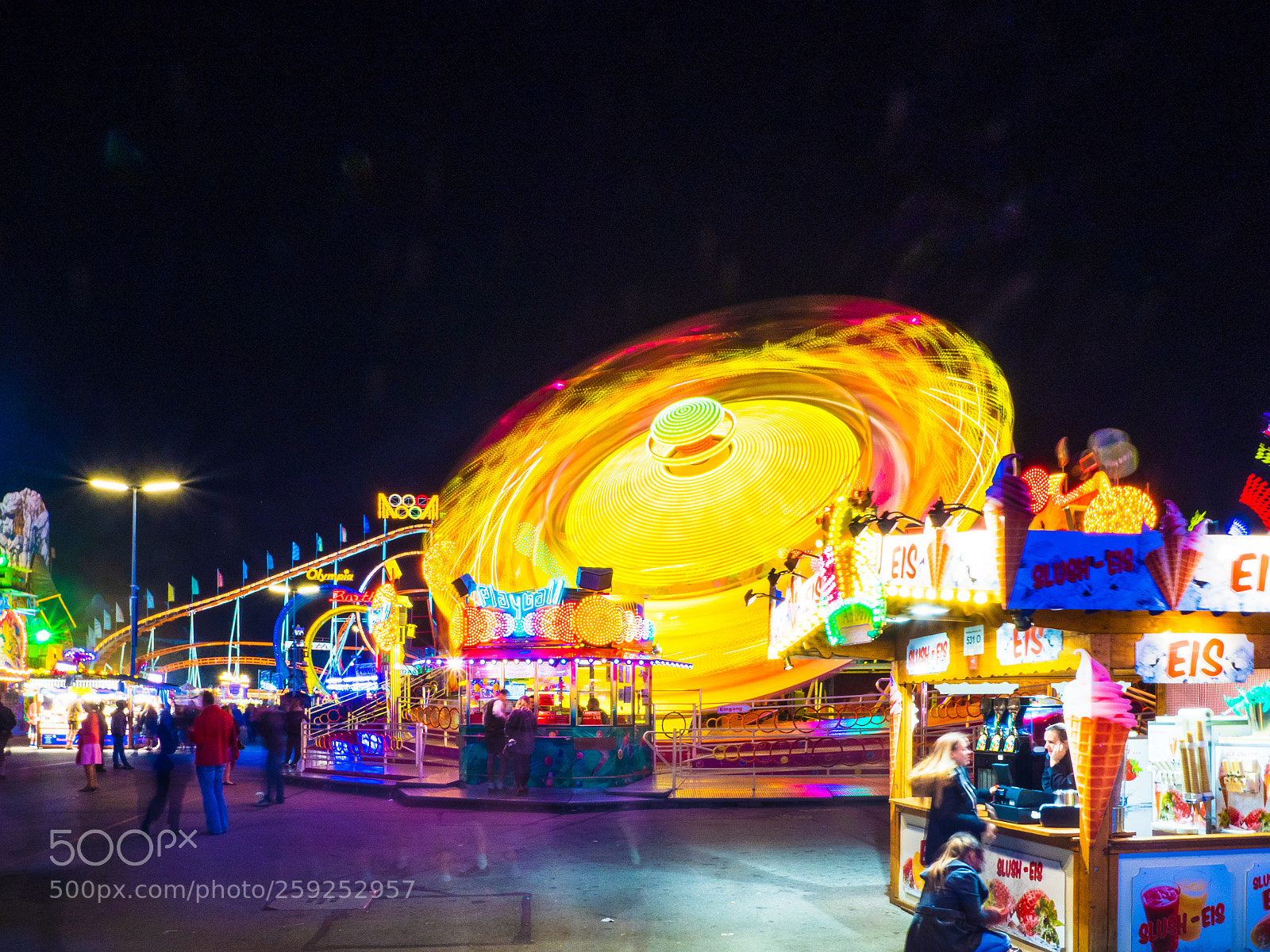 Olympus OM-D E-M1 Mark II sample photo. Oktoberfest photography