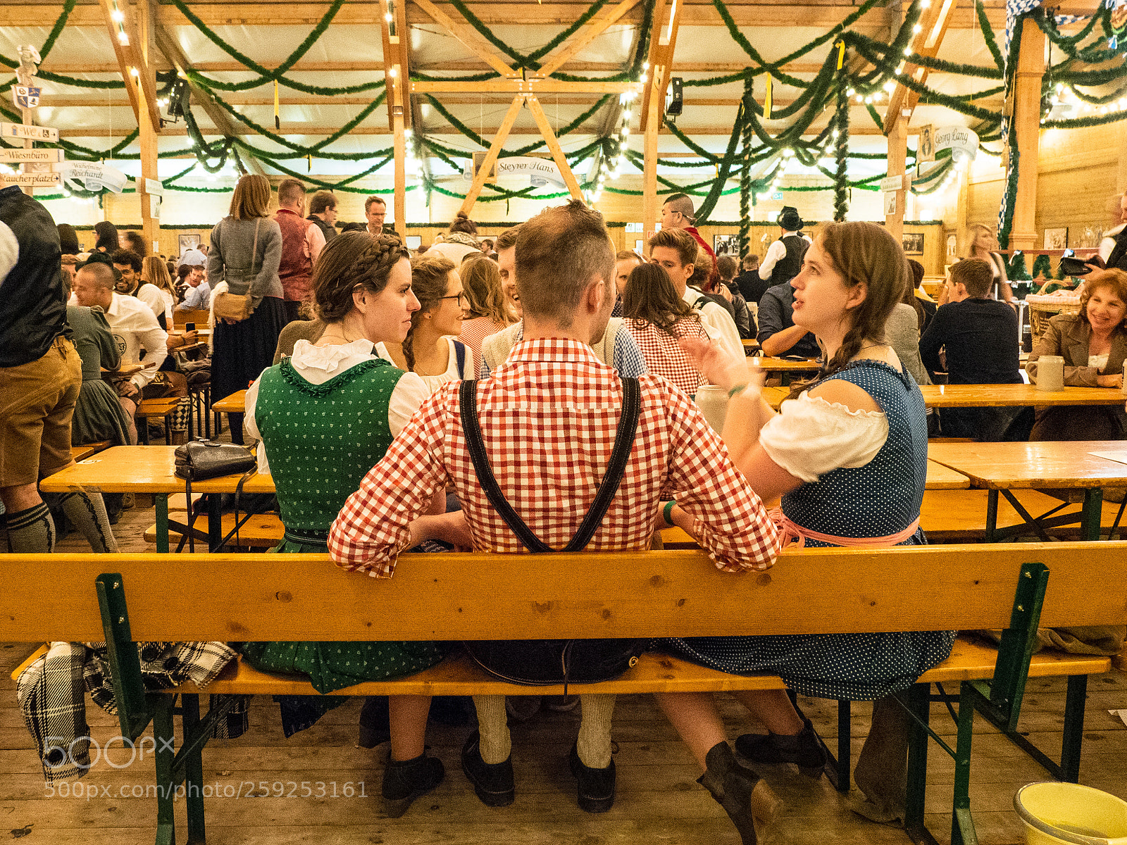 Olympus OM-D E-M1 Mark II sample photo. Oktoberfest photography