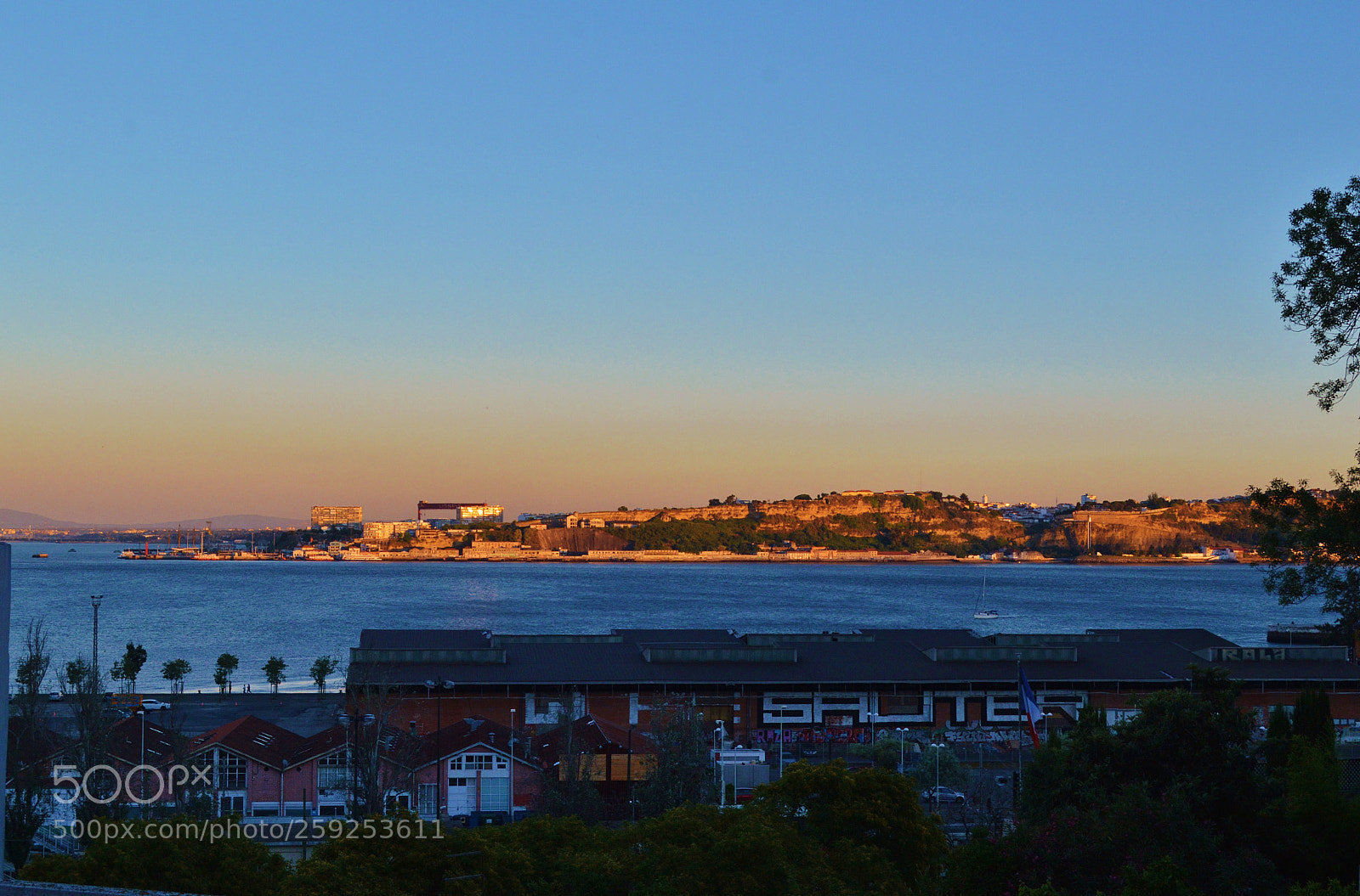 Nikon D3200 sample photo. It's always sunnier on photography