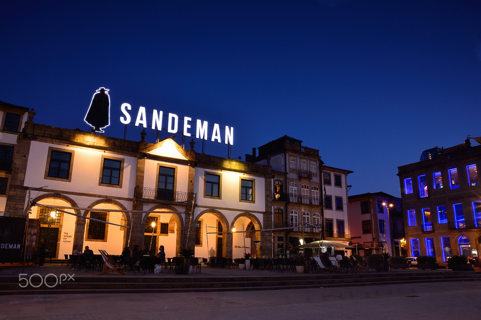 Sigma 17-50mm F2.8 EX DC OS HSM sample photo. Sandeman cellar in the historic centre of vilanova de gaia, portugal. photography
