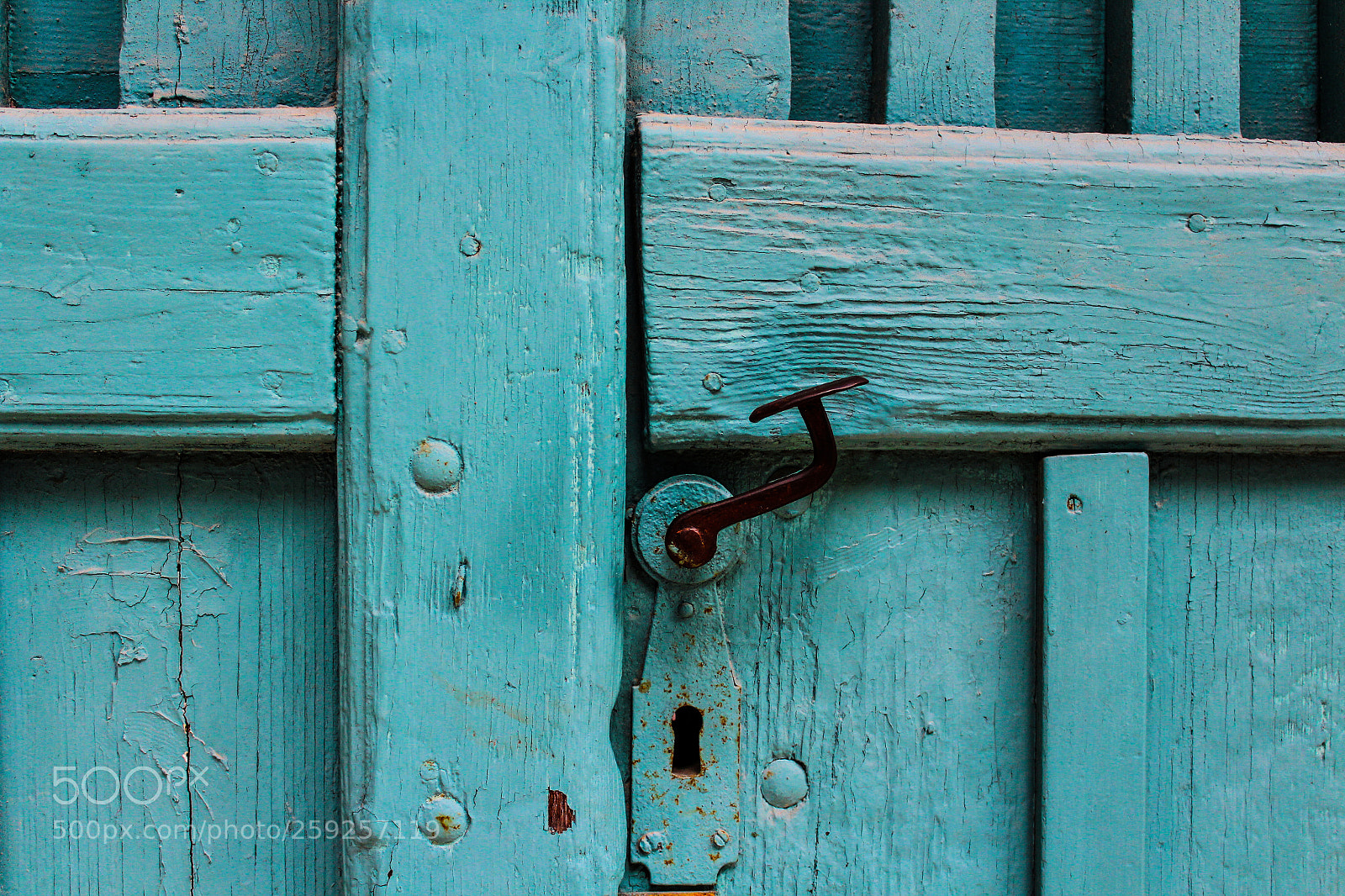 Canon EOS 1200D (EOS Rebel T5 / EOS Kiss X70 / EOS Hi) sample photo. Old door photography