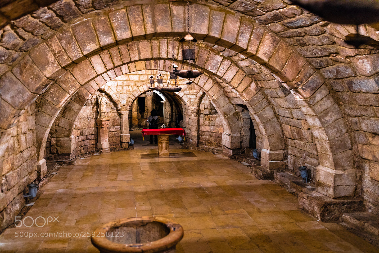 Canon EOS 5DS R sample photo. Cripta catedral palencia photography