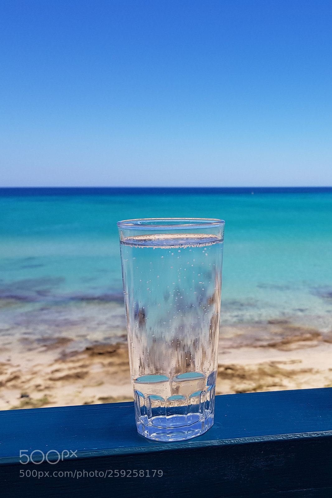Samsung Galaxy S8+ sample photo. Glass photography