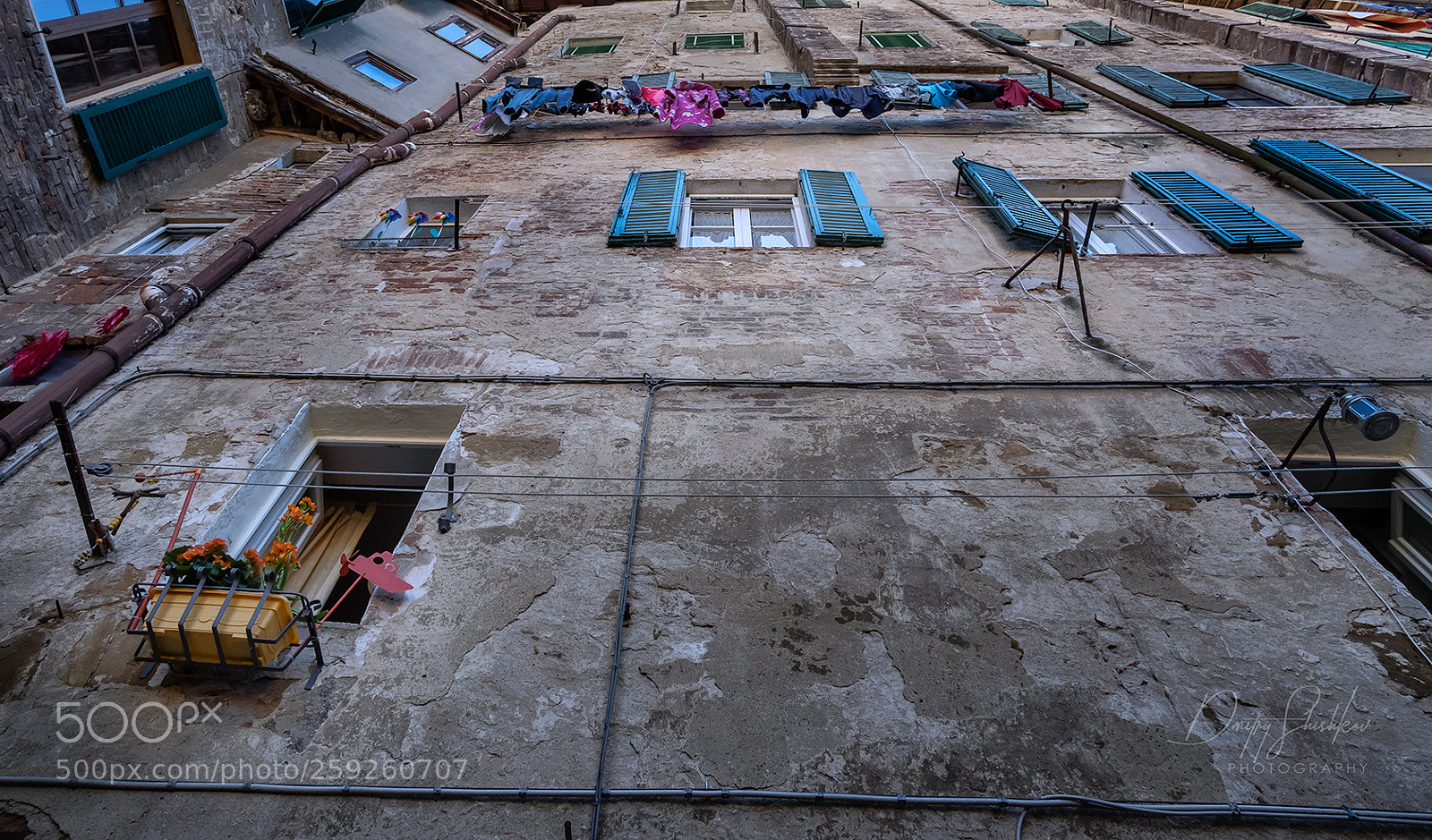Pentax K-3 II sample photo. The wall of an photography