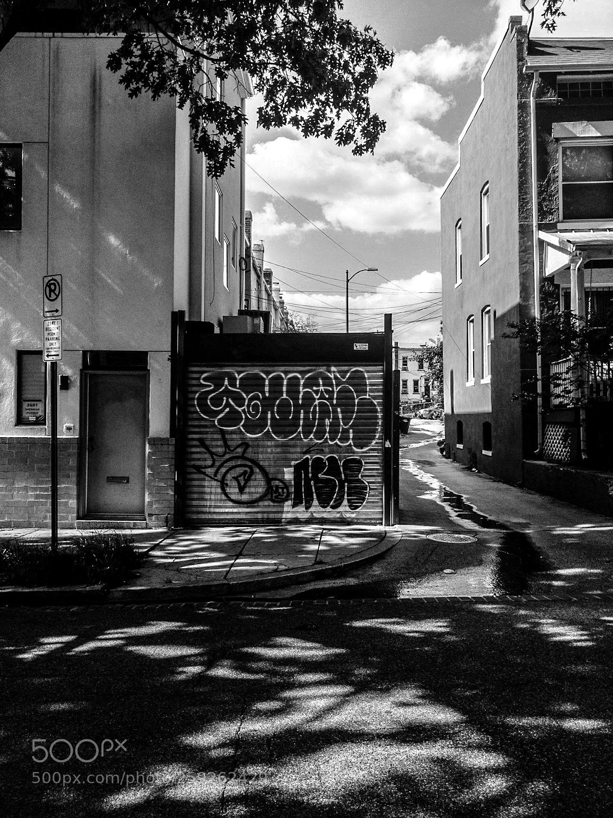 Apple iPhone 6s sample photo. Garage graffiti  photography