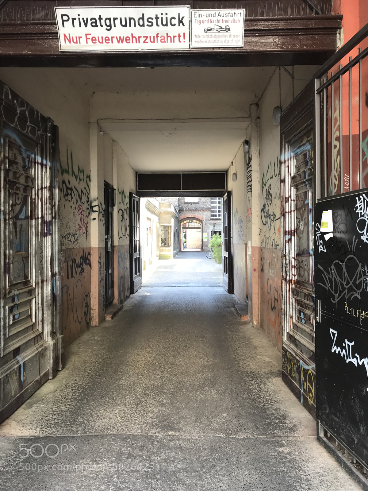 Apple iPhone 7 sample photo. The gate photography