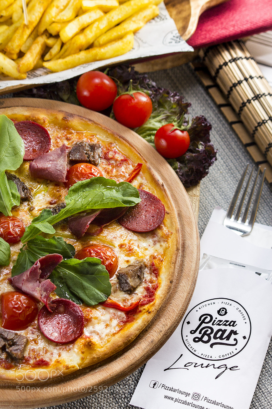 Canon EOS 600D (Rebel EOS T3i / EOS Kiss X5) sample photo. Pizza food photography photography