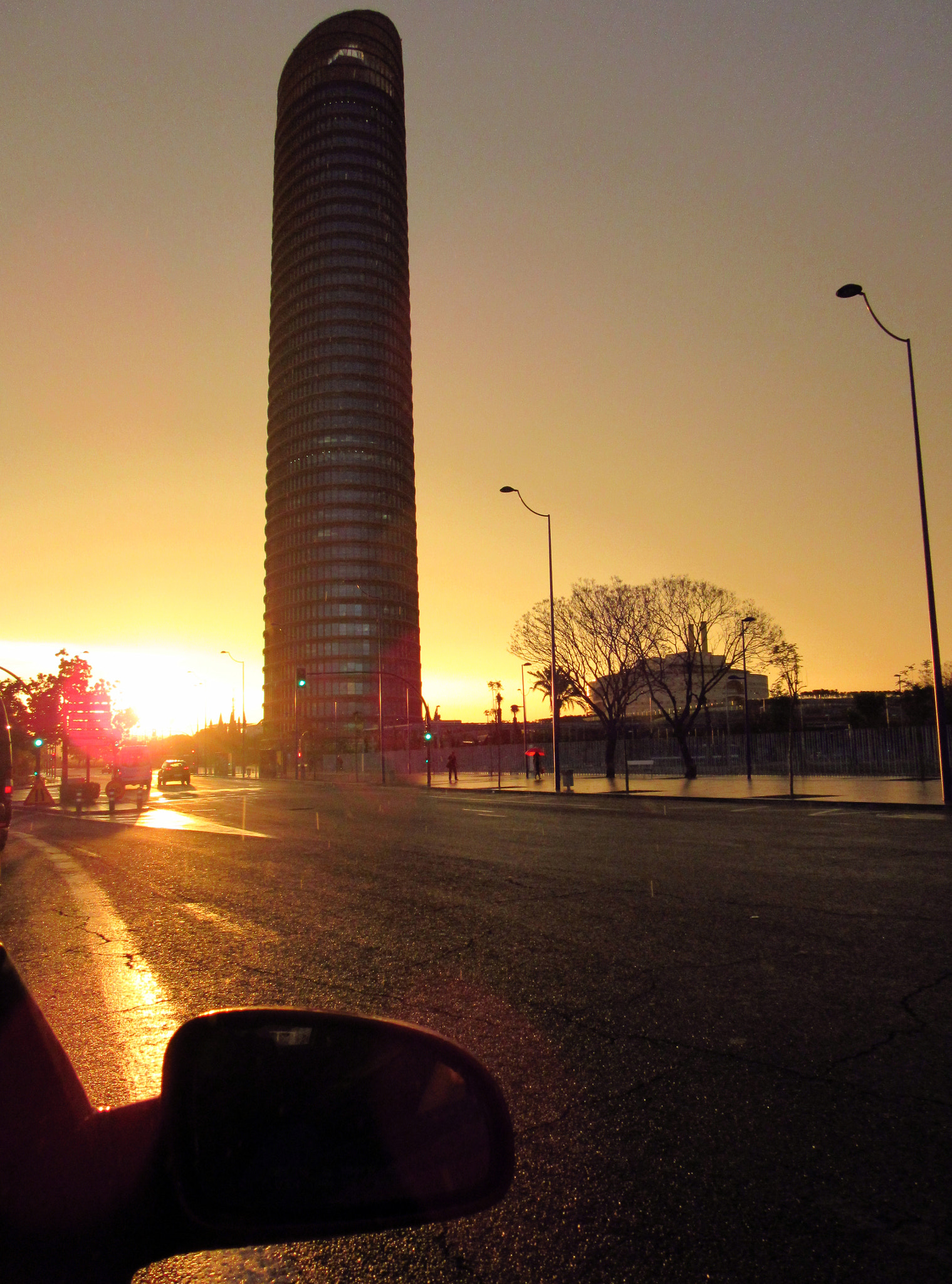 Canon PowerShot SX600 HS sample photo. Torre sevilla al atardecer photography