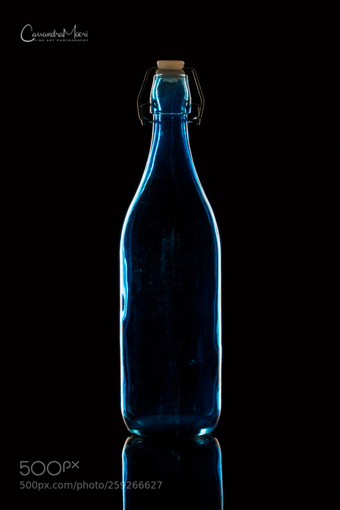 Canon EOS 600D (Rebel EOS T3i / EOS Kiss X5) sample photo. Blue bottle photography