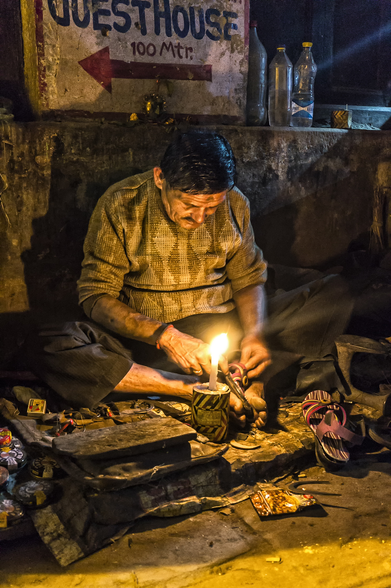 Sony Alpha NEX-3N sample photo. Trabajando con luz de vela. photography