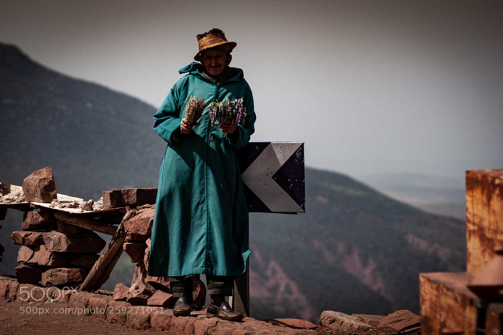 Canon EOS 30D sample photo. Moroccan herbalist on the photography