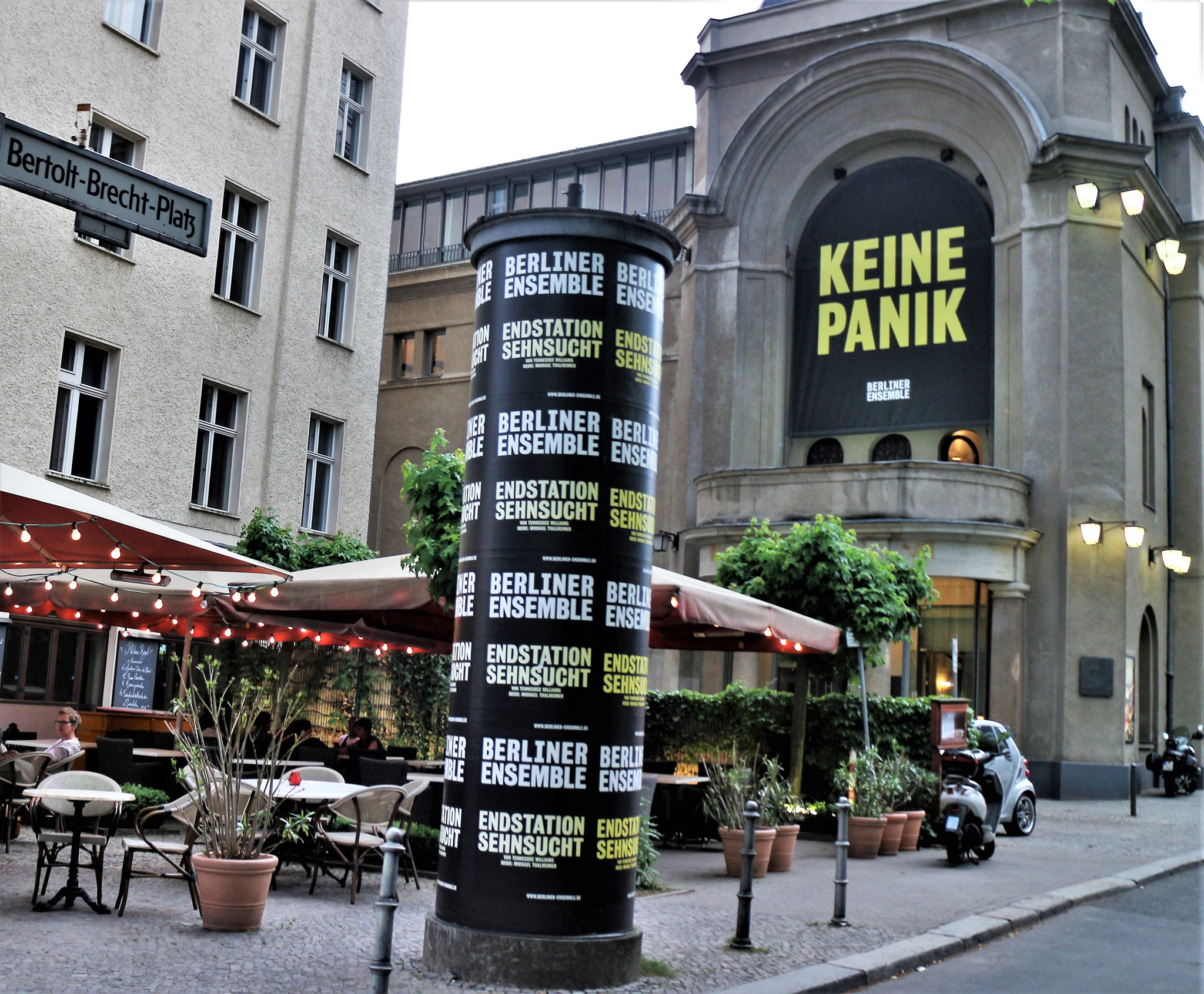 Canon EOS M sample photo. Keine panik, you're berlin. photography