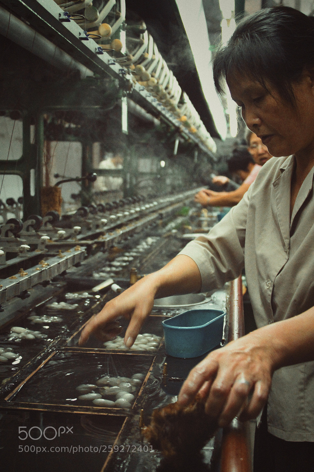 Canon EOS 500D (EOS Rebel T1i / EOS Kiss X3) sample photo. Silk factory, china photography