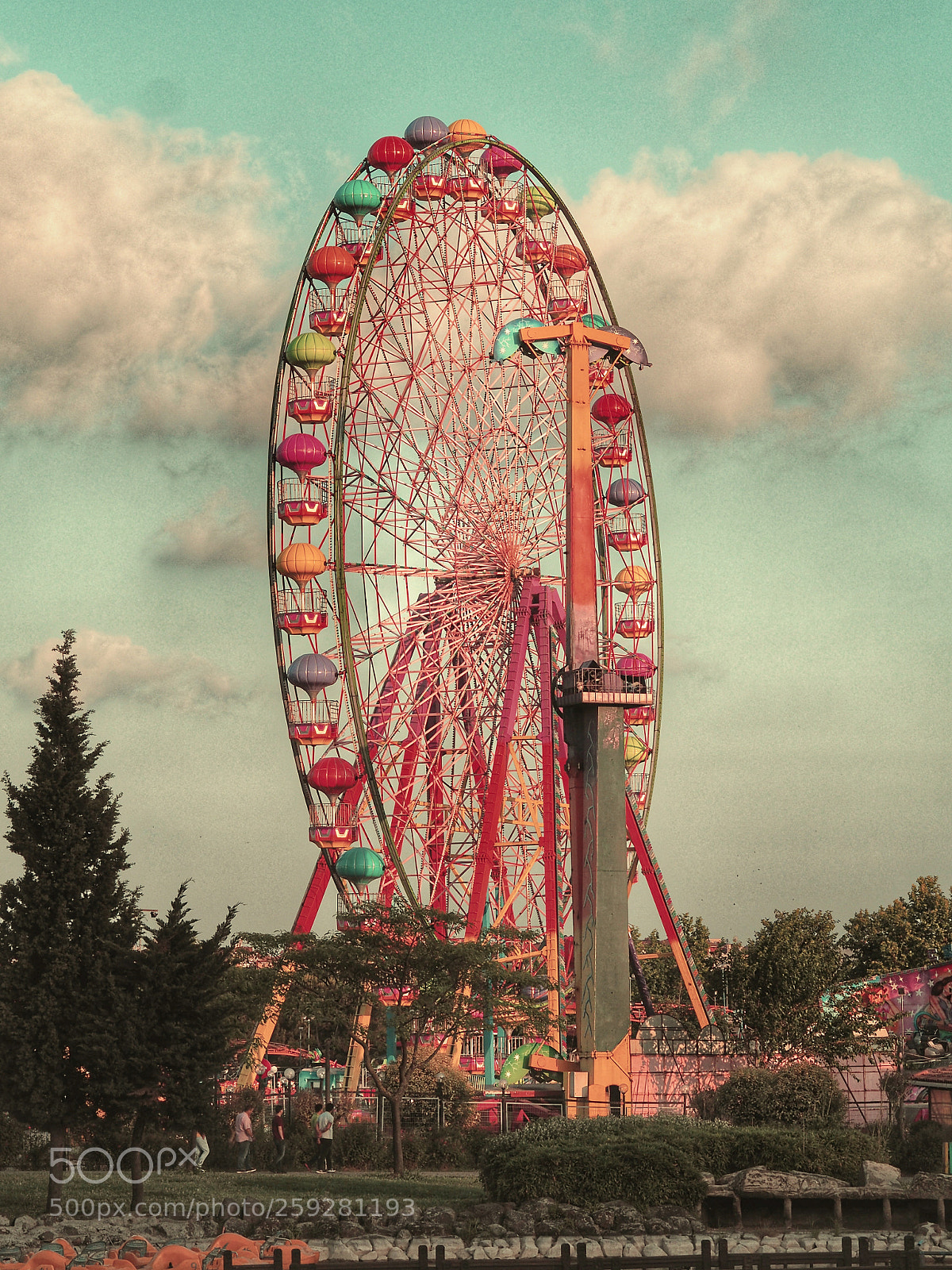 Olympus OM-D E-M10 II sample photo. Ferris wheel photography