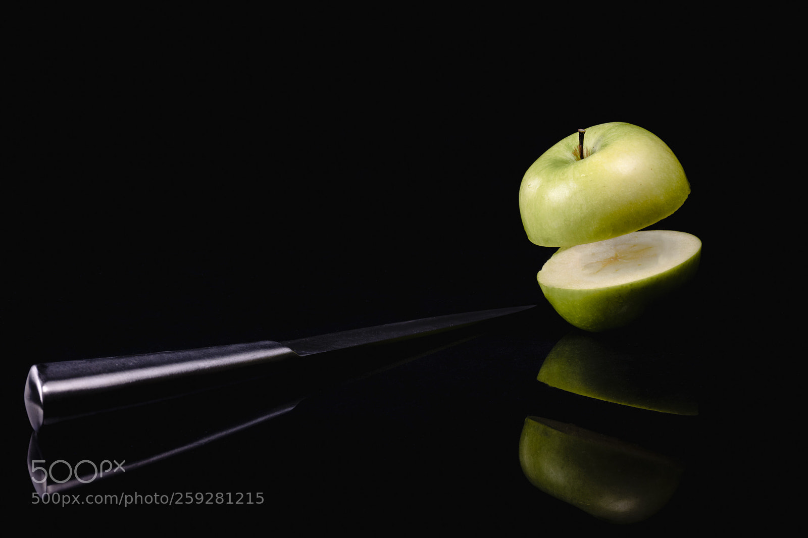 Nikon D3400 sample photo. Apple photography