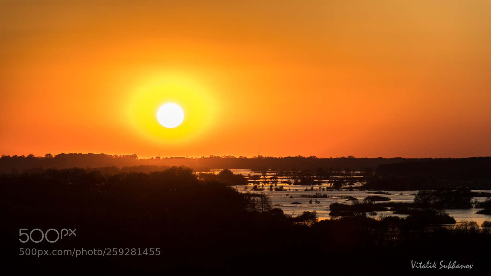 Canon EOS 77D (EOS 9000D / EOS 770D) sample photo. Sunset in high water photography