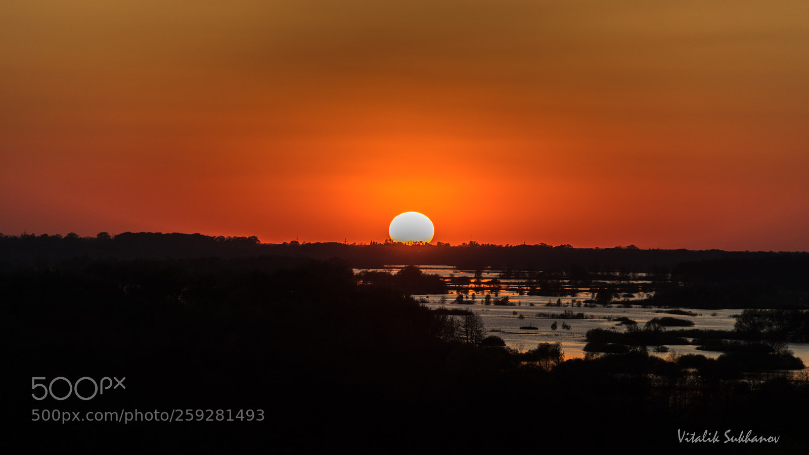 Canon EOS 77D (EOS 9000D / EOS 770D) sample photo. Sunset in high water photography