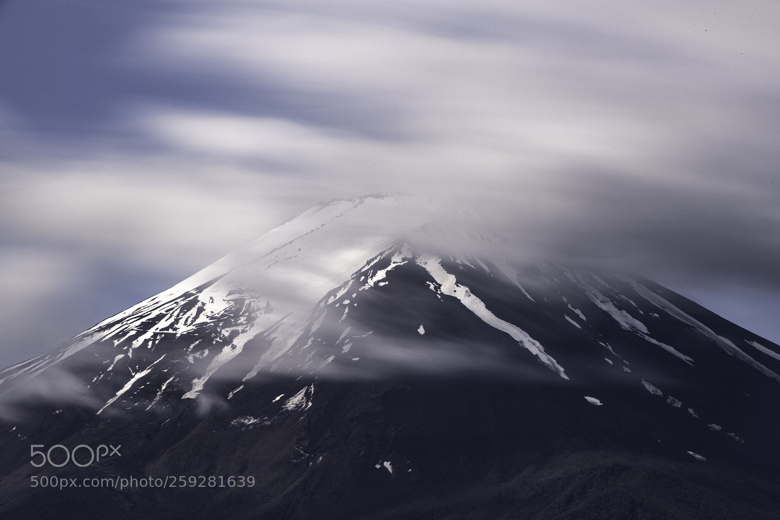 Nikon D850 sample photo. Fuji with running cloud photography