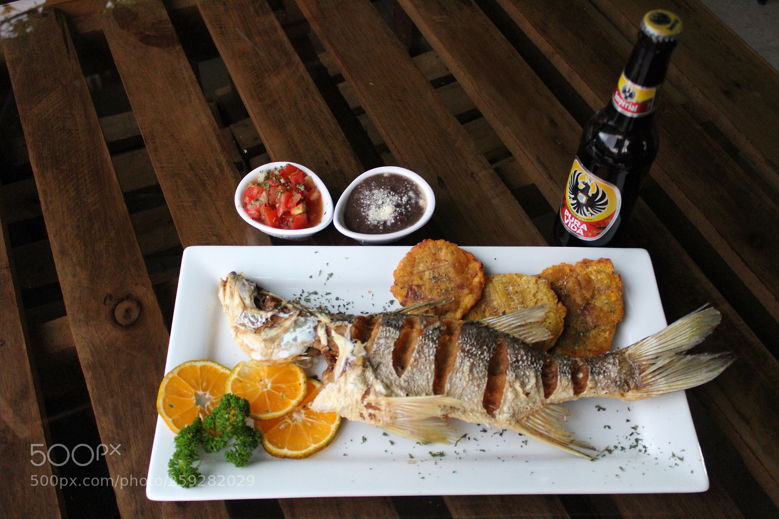 Canon EOS 1300D (EOS Rebel T6 / EOS Kiss X80) sample photo. Restaurante madre tierra  photography