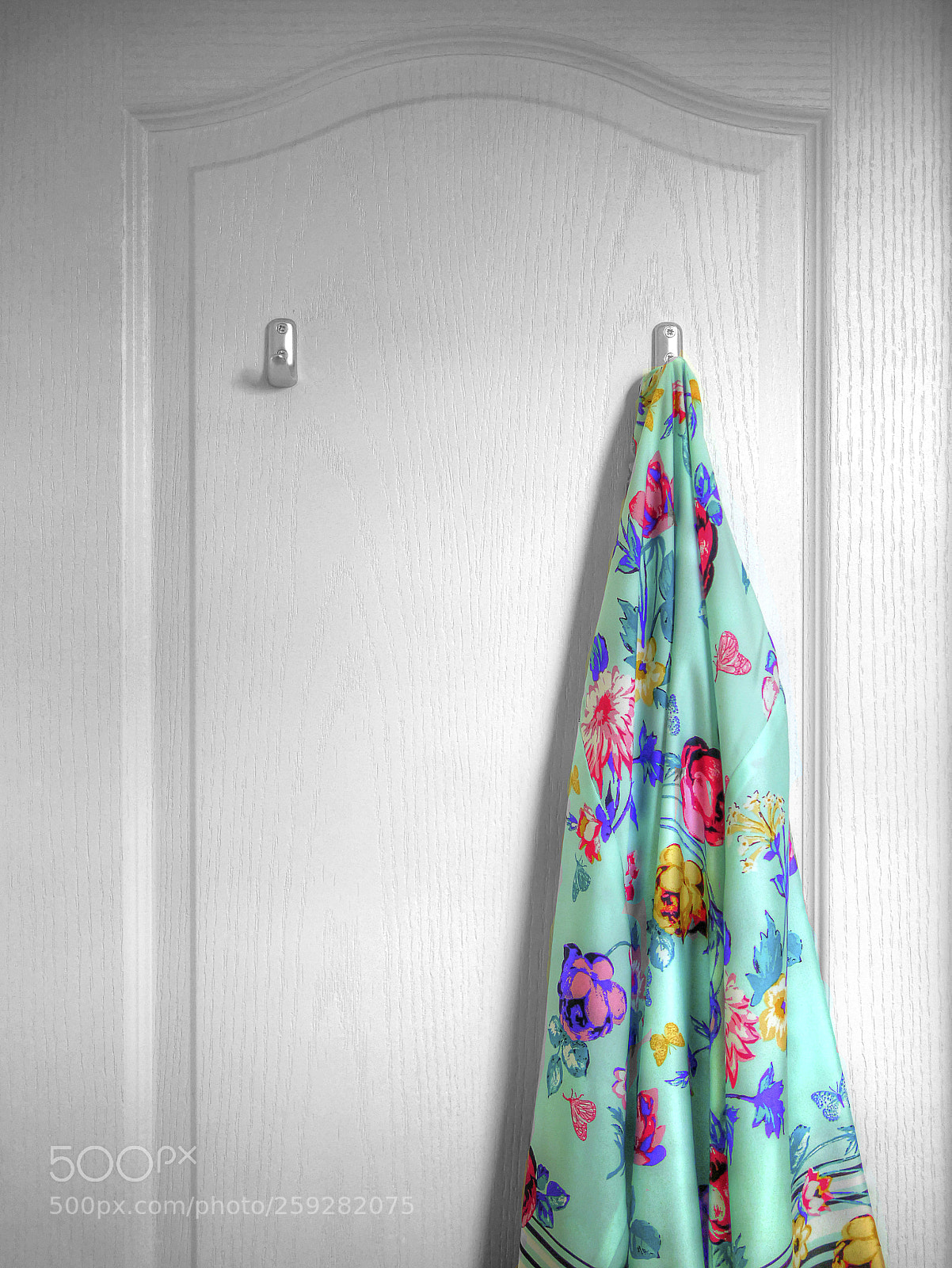 Panasonic Lumix DMC-G3 sample photo. Colourful robe photography