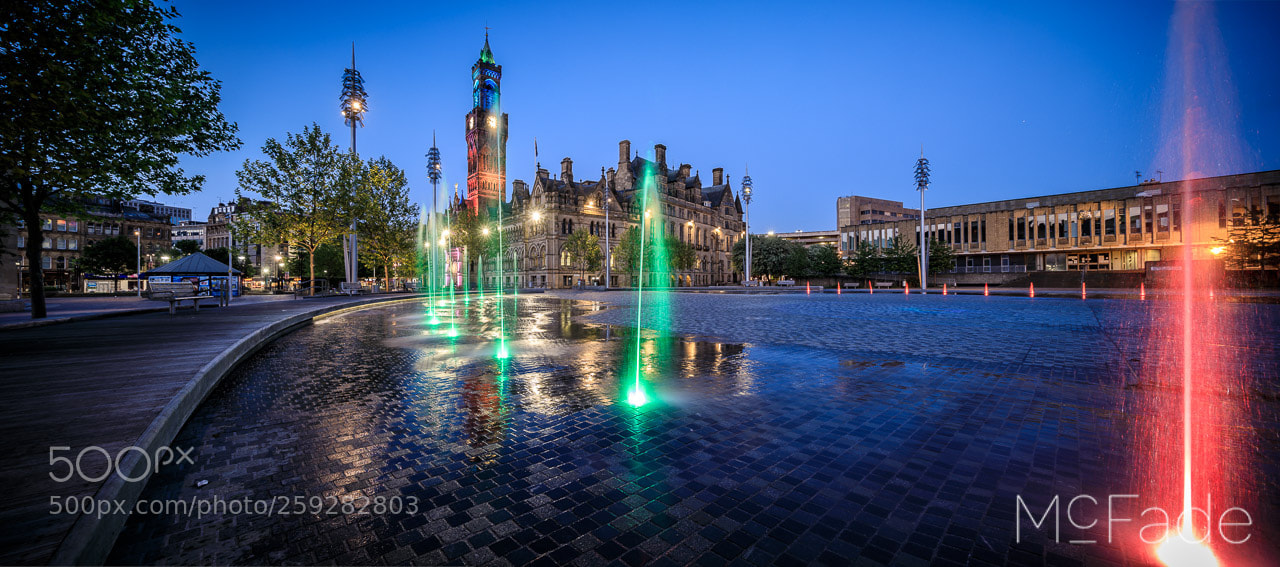Canon EOS 5D Mark IV sample photo. City square panoramic photography