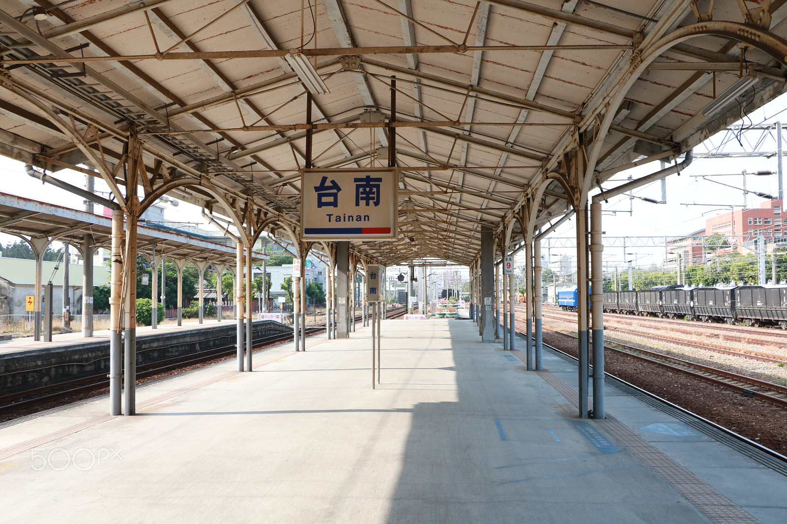 Canon EOS 760D (EOS Rebel T6s / EOS 8000D) sample photo. Tainan station photography