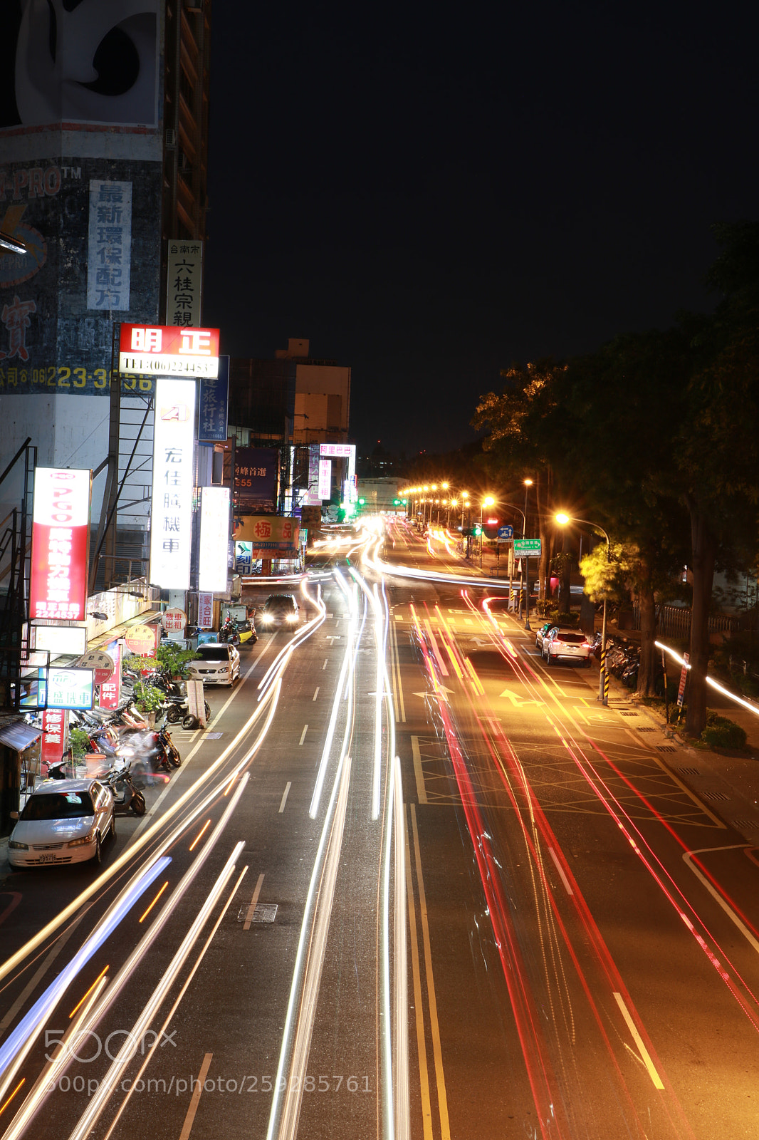Canon EOS 760D (EOS Rebel T6s / EOS 8000D) sample photo. City light photography