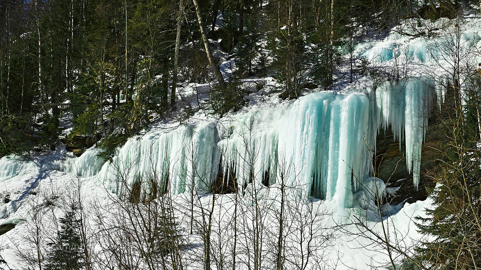 Nikon D700 sample photo. Frozen waterfalls at bijou photography