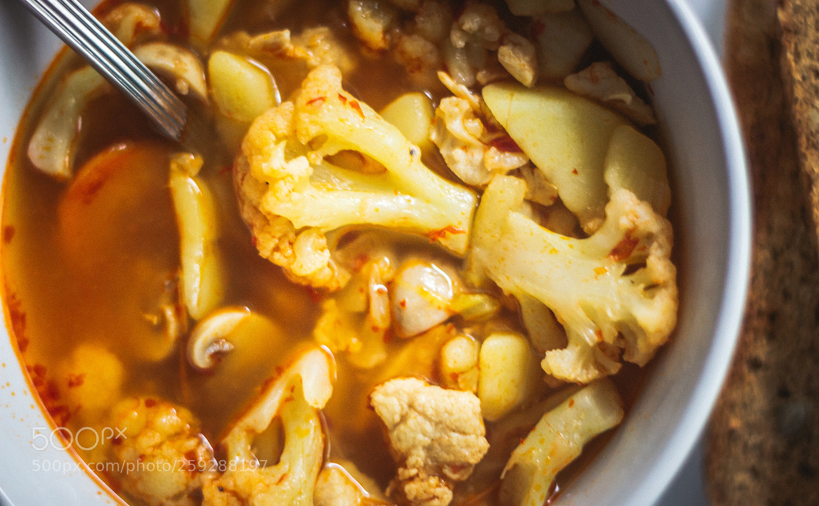 Canon EOS 600D (Rebel EOS T3i / EOS Kiss X5) sample photo. Spicy chicken and vegetable photography