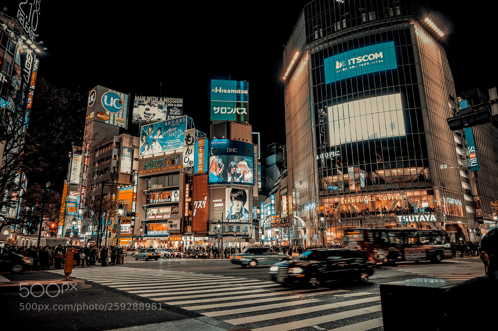 Fujifilm X-T10 sample photo. Shibuya crossing photography