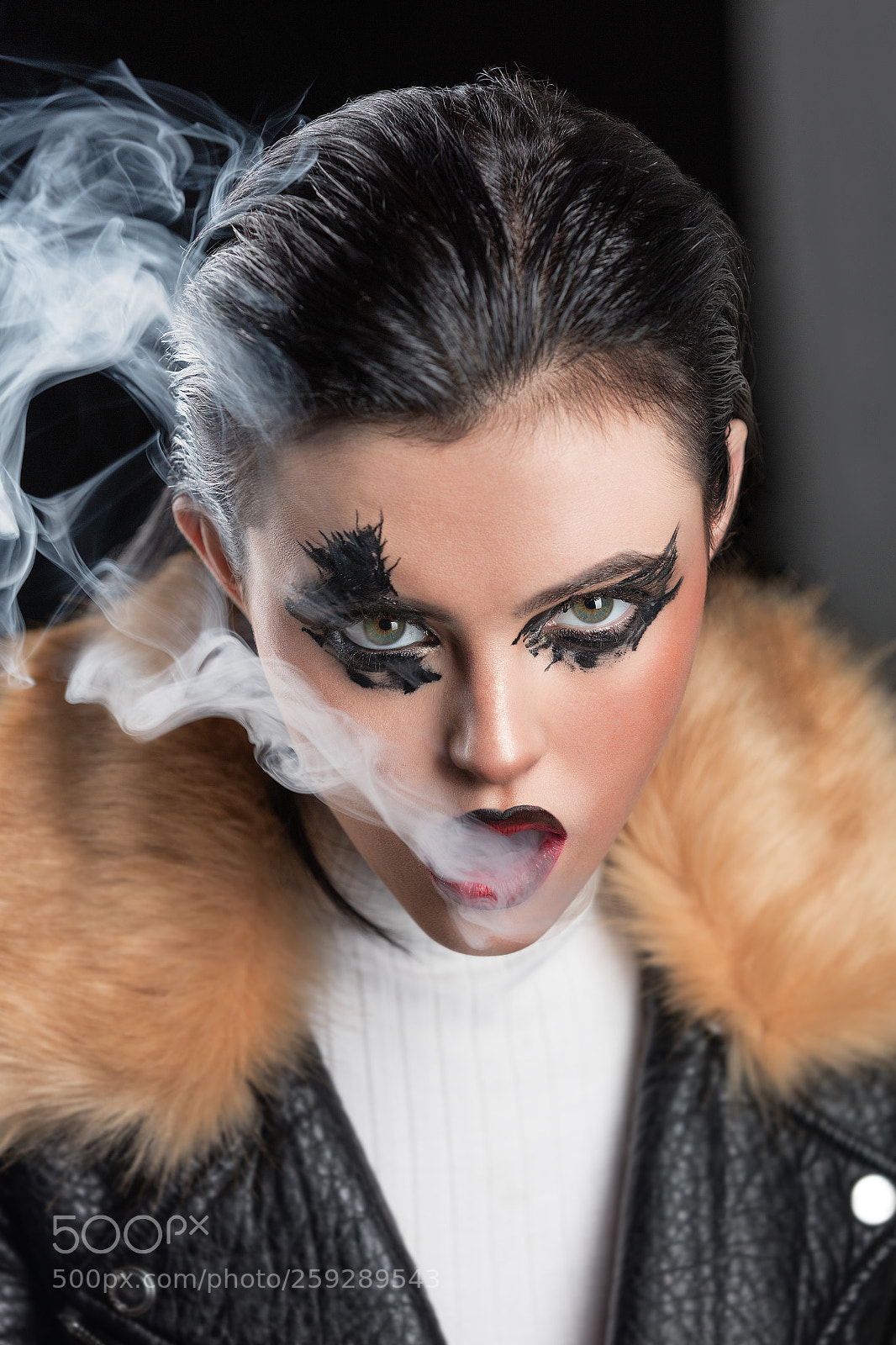 Canon EOS 5DS sample photo. Annabel smoke colors photography