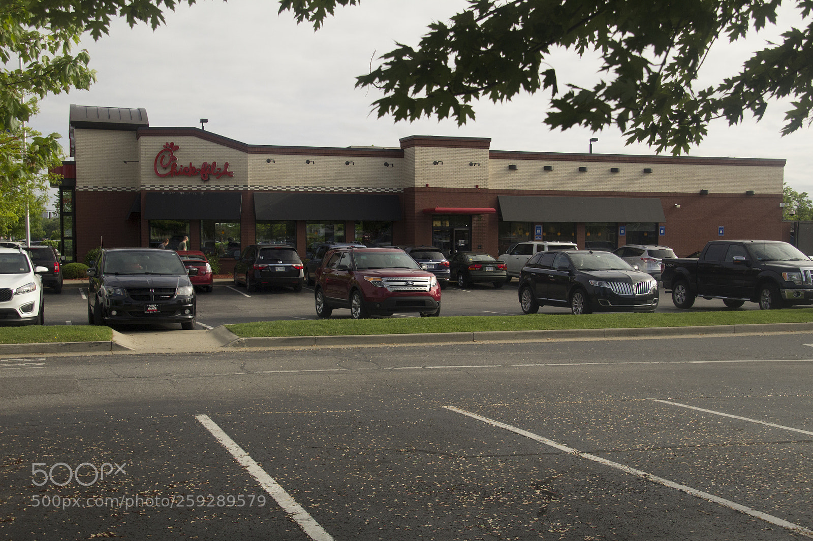 Canon EOS 1200D (EOS Rebel T5 / EOS Kiss X70 / EOS Hi) sample photo. Chick-fil-a. photography