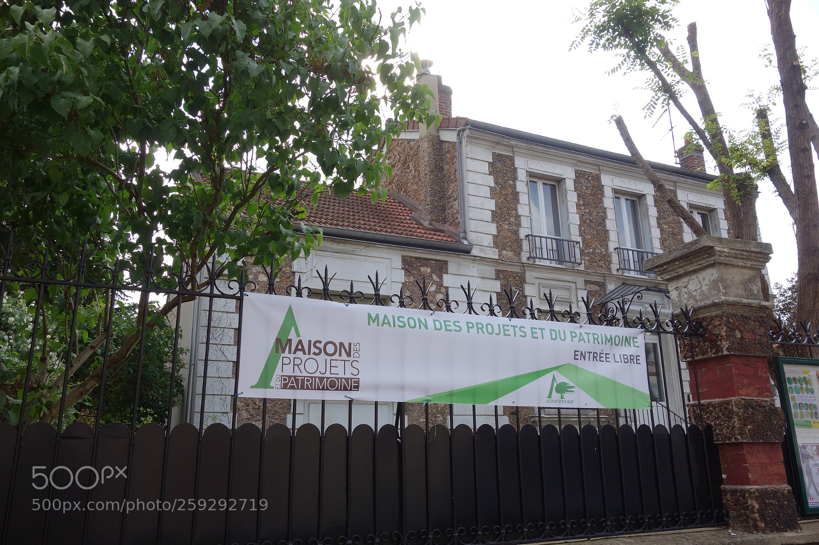 Sony Cyber-shot DSC-RX100 sample photo. Maison des projets photography