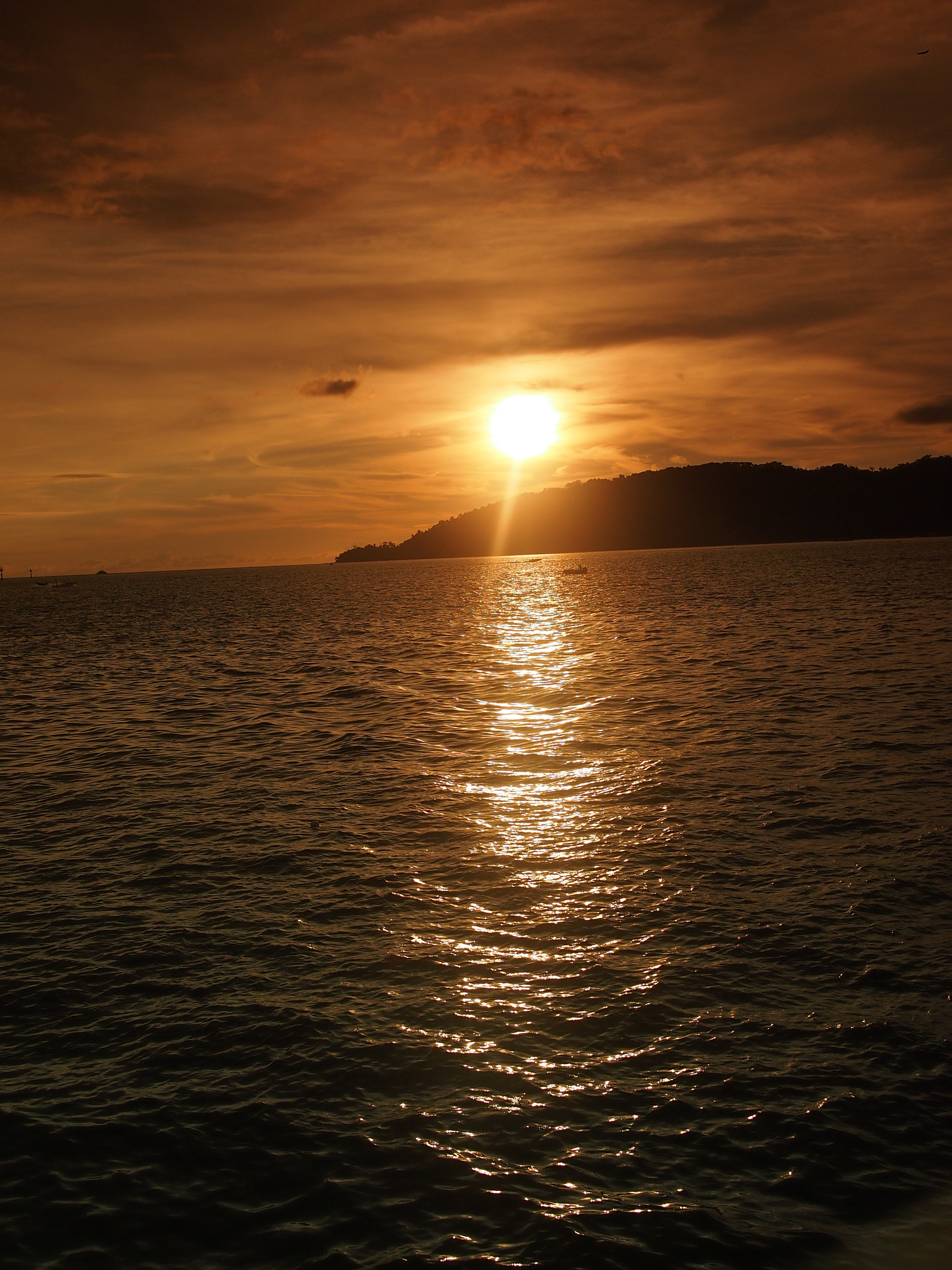 Olympus PEN E-PM1 sample photo. Sunset view photography