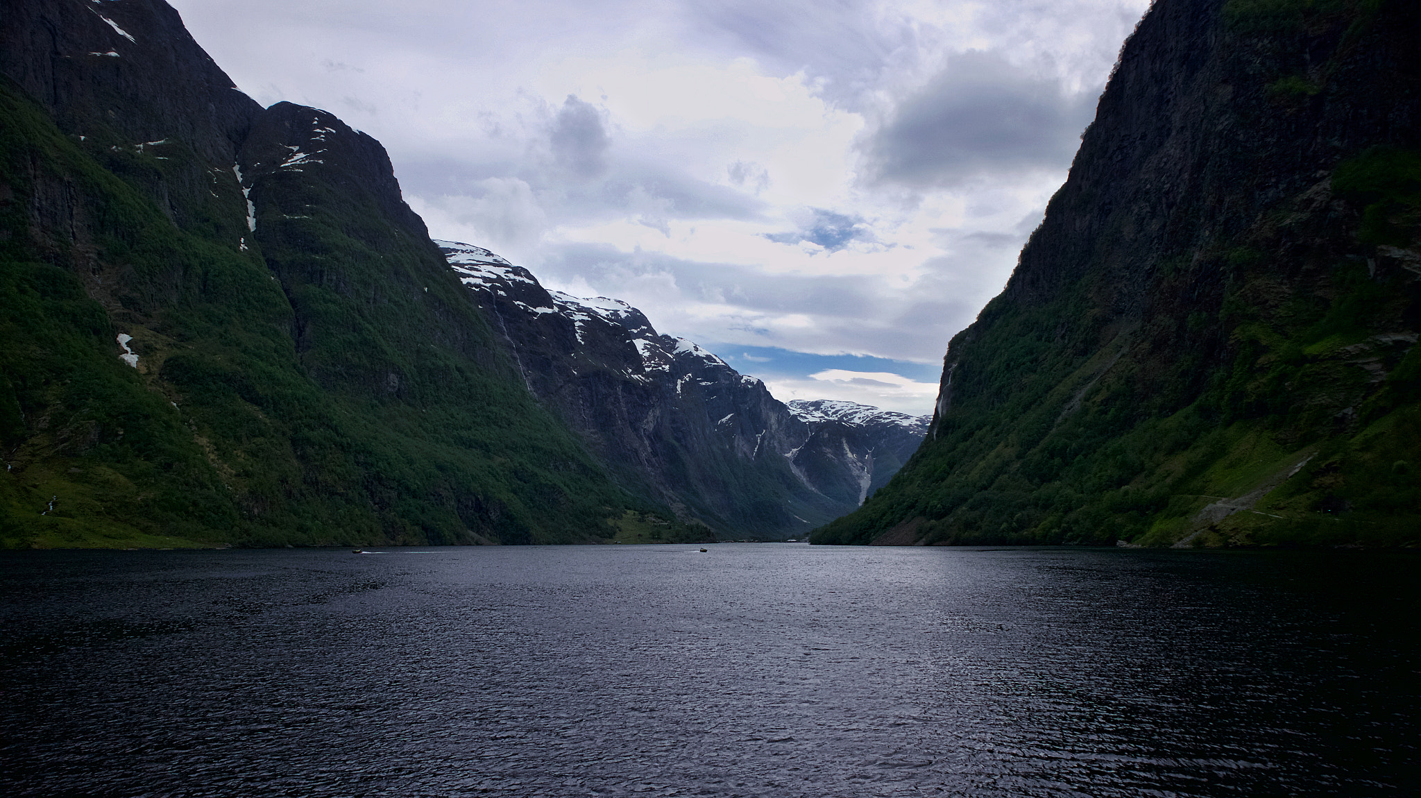 Canon EOS M10 + Canon EF-M 15-45mm F3.5-6.3 IS STM sample photo. Sognefjorden photography