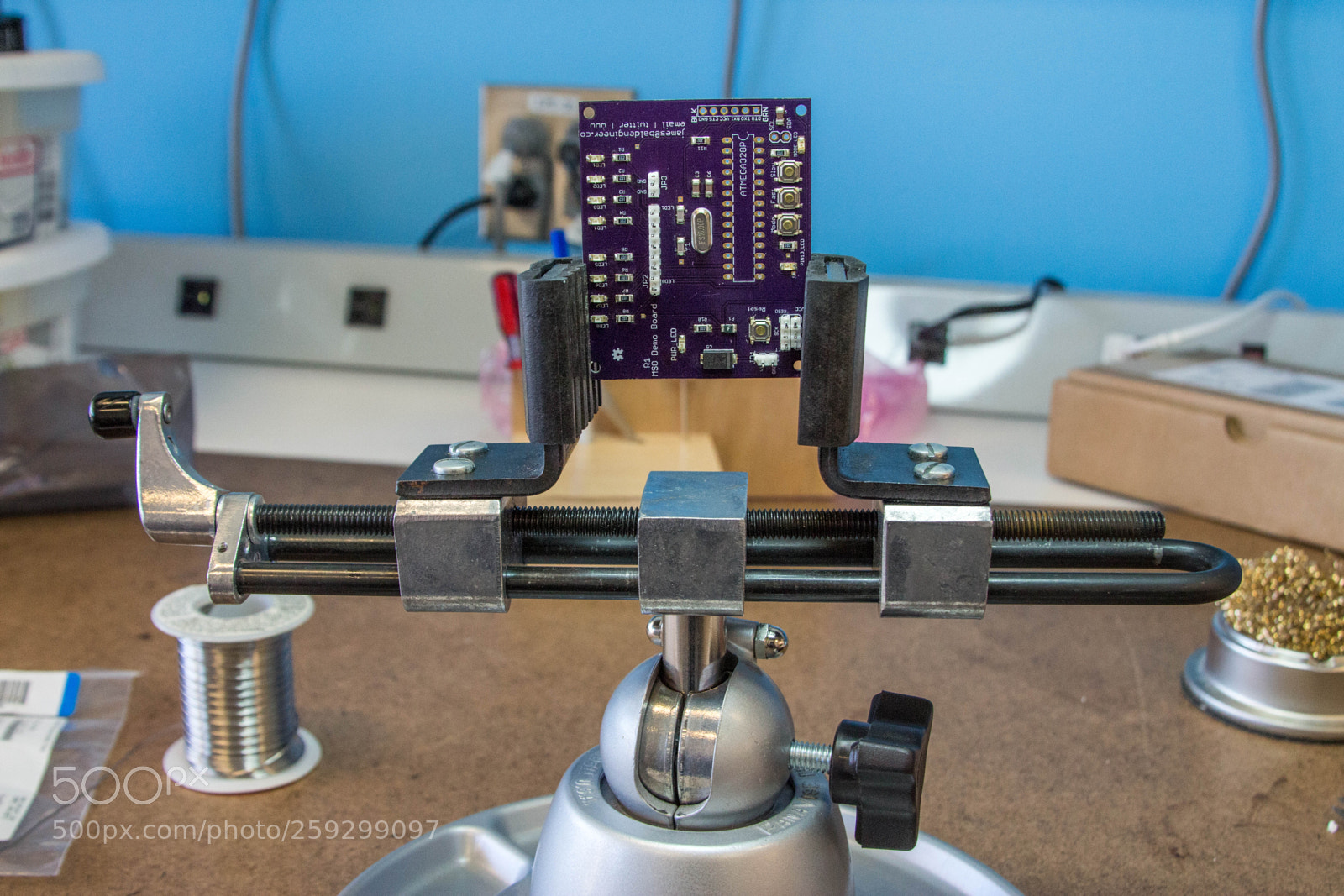 Canon EOS 700D (EOS Rebel T5i / EOS Kiss X7i) sample photo. Soldering through-hole headers photography