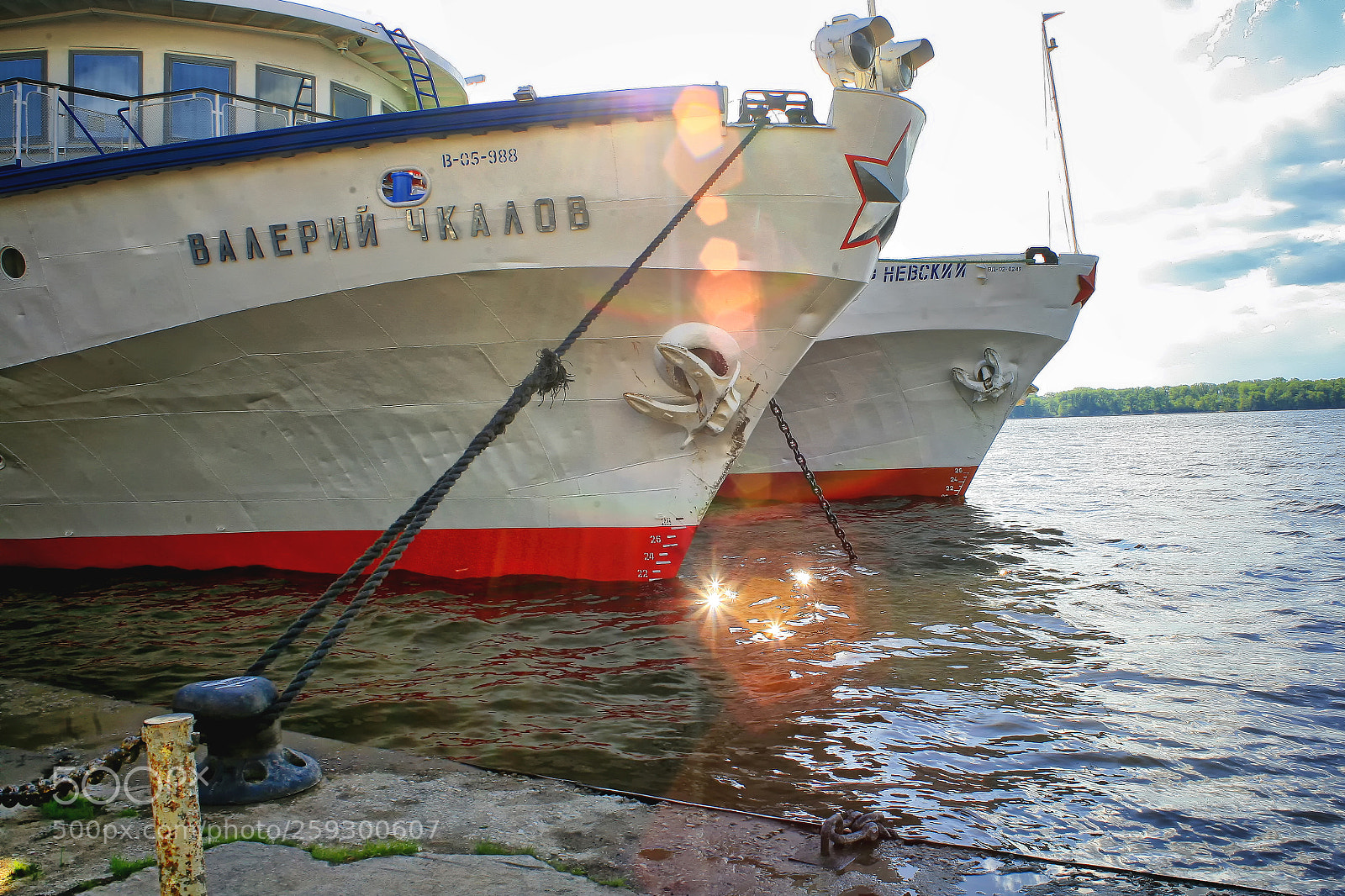 Canon EOS 5D sample photo. Moored photography